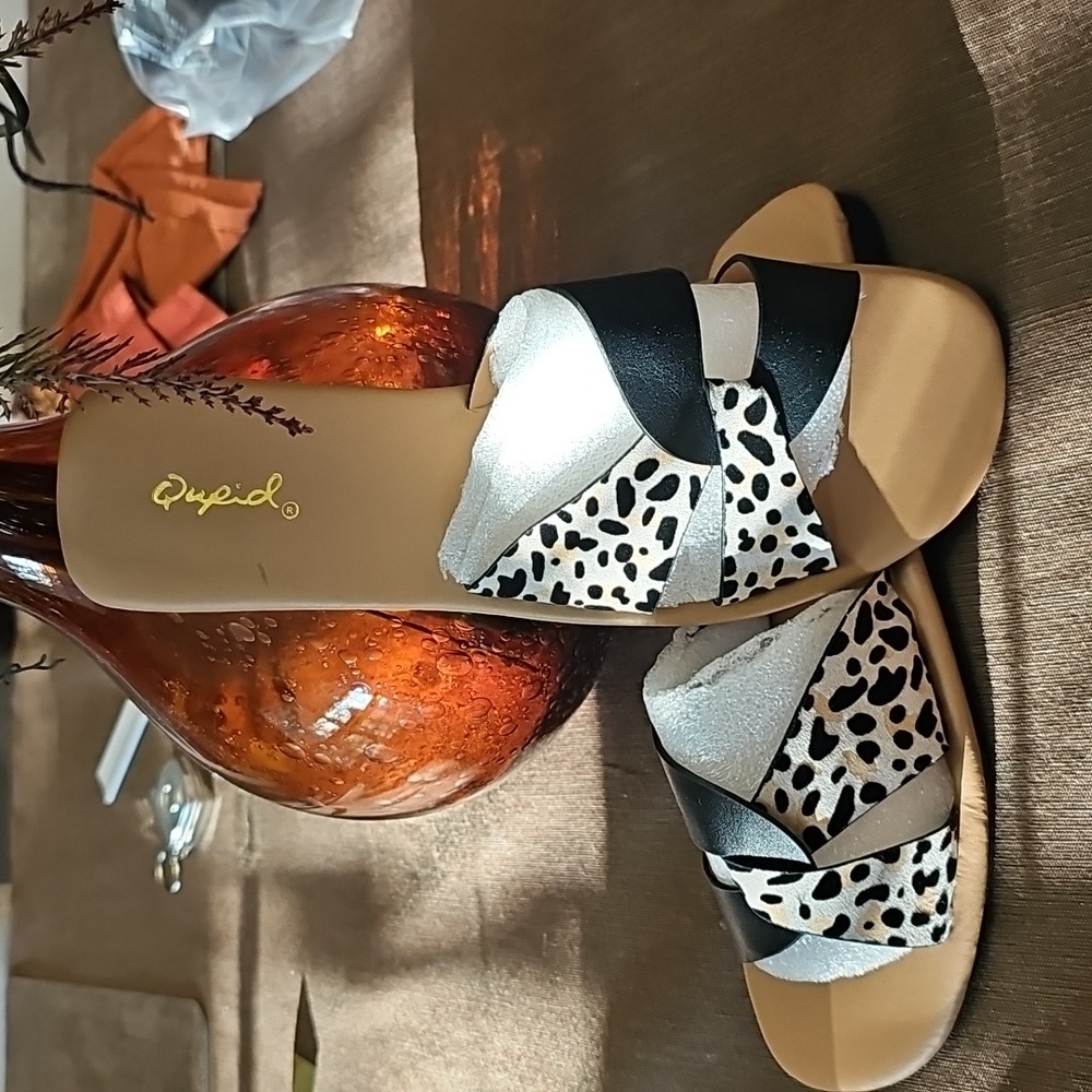 NWT Qupid Sandals Slip On Shoes Flats Animal Print 7 Seven